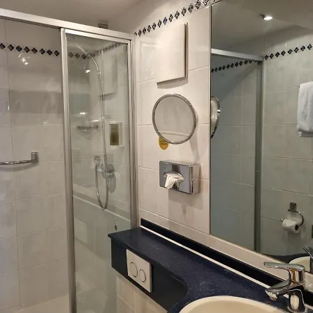 Myminga4 - & Serviced Hotel *
